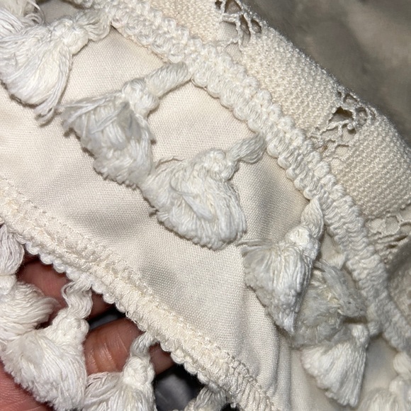 Cream tassel shorts - Picture 2 of 4